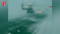 Helikopter kar fırtınası nedeniyle otoyola acil iniş yaptı