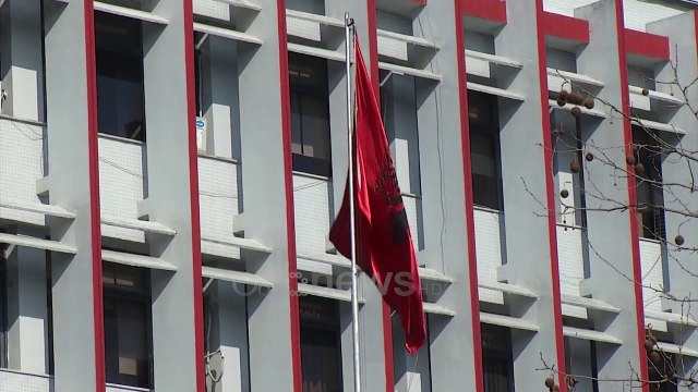 Ora News - Tirana shpall nongrata dhe dëbon dy diplomatë iranianë
