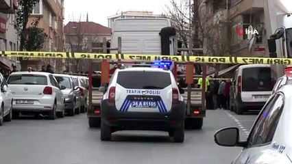 Gaziosmanpaşa Barbaros Hayrettinpaşa Mahallesi'nde annesi ile birlikte pazardan gelen 5 yaşındaki çocuk yola fırlayınca tırın altında kaldı