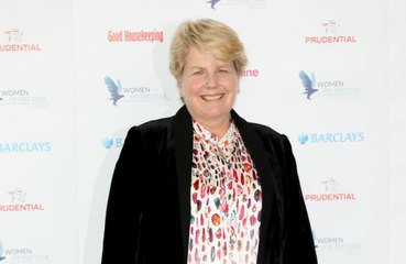 Sandi Toksvig quits Great British Bake Off