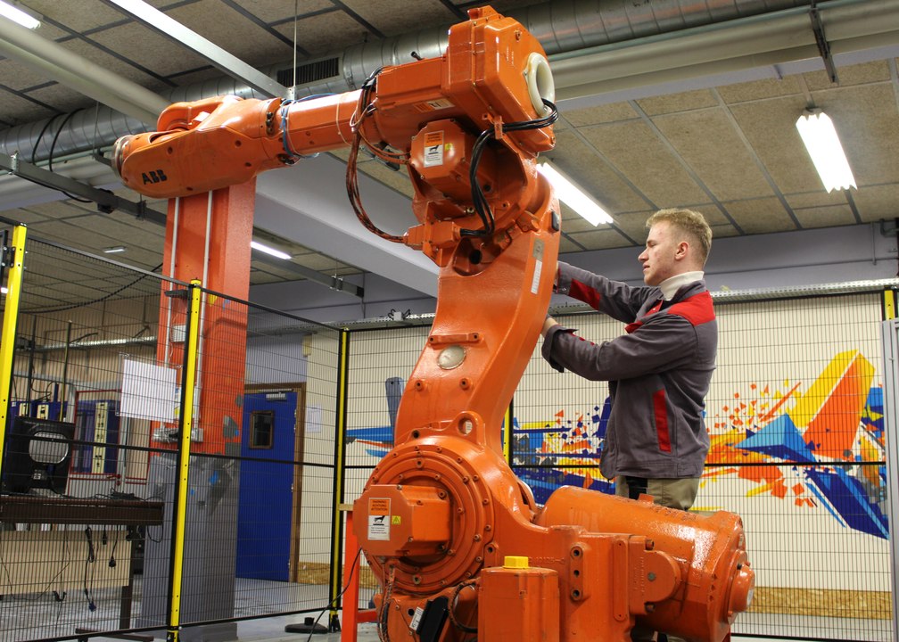 Lycée Pointet de Thann : ces techniciens qui auscultent les machines