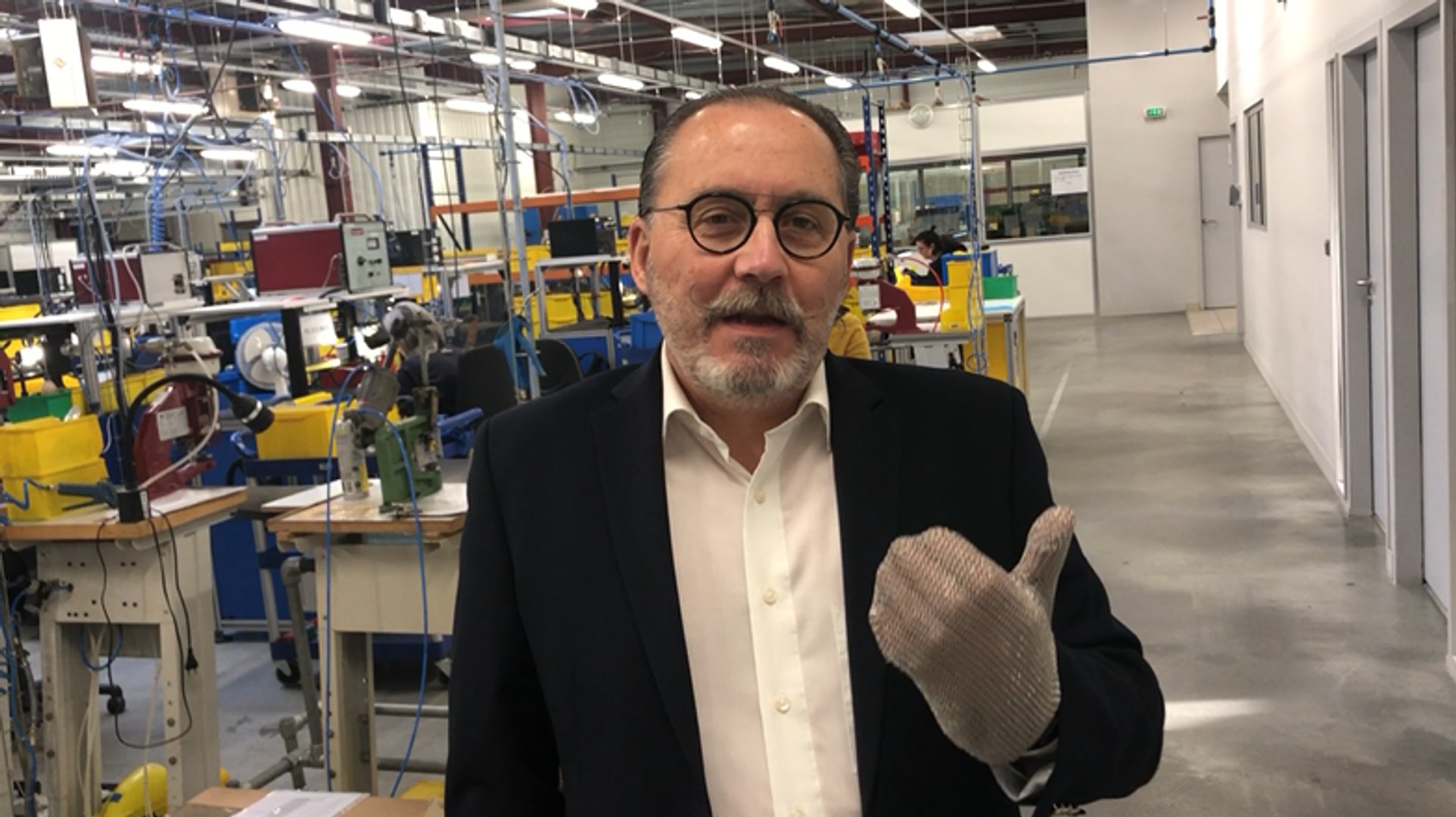 Manulatex, le gant en cotte de maille, qui sera présenté à l'Elysée - Vidéo  Dailymotion