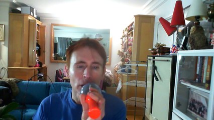 Wiwi égratigne "love to see you cry"