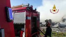 Grugliasco (TO) - Incendio in azienda riciclo rifiuti cartacei (11.01.20)