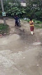 Punjabi Girl thrashes Eve Teasers