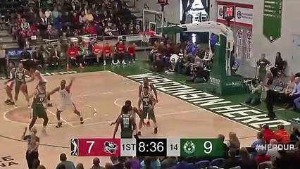 Jemerrio Jones Posts 11 points & 12 rebounds vs. Erie BayHawks