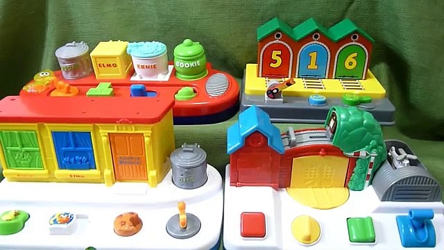 Sesame Street Singing Pop Up Pals VS Thomas and Friends Musical Pop Up Pals
