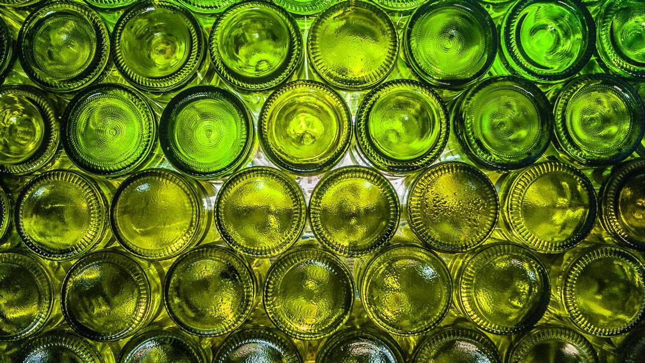 Why Do Wine Bottles Have a Dimple in the Bottom? video Dailymotion