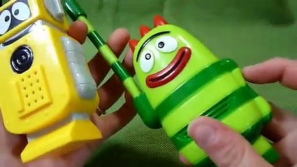 Yo Gabba Gabba Plex and Brobee Walkie Talkies from Spin Master