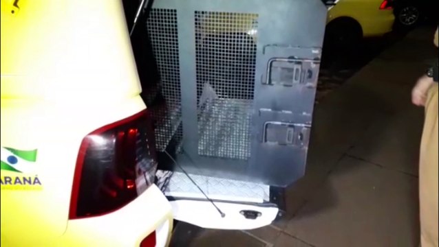 Homem acusado de matar o irmão é levado à Delegacia