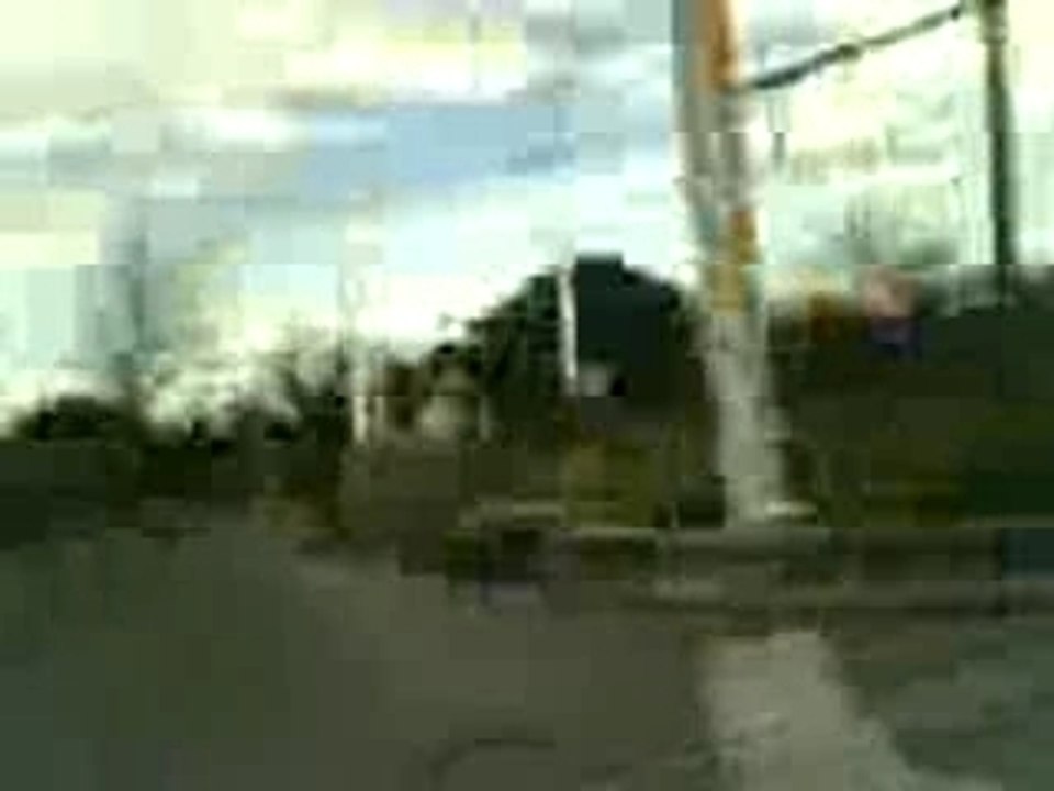 roue arriere du ghetto youth en rentrent du terrain