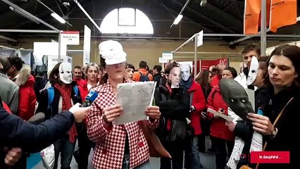 Un groupe d’enseignants perturbe le forum post-bac