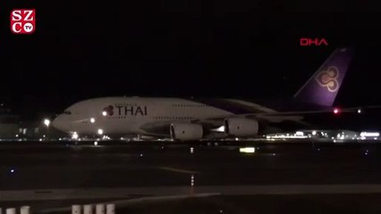 İstanbul Havalimanı'na A380 tipi uçak acil inş yaptı