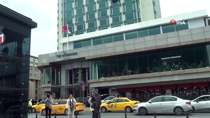 Metrelerce yükseklikteki cam temizliği yürekleri ağza getirdi