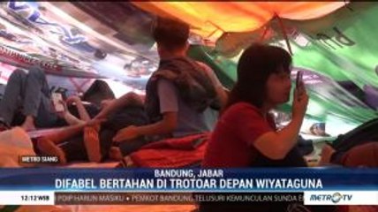 Puluhan Mahasiswa Difabel Wyata Guna Masih Bertahan di Trotoar Jalan Pajajaran