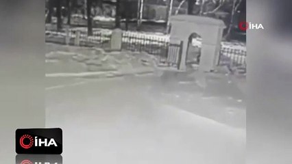 Bebeğini kar yağarken sokağa bırakıp kaçtı!