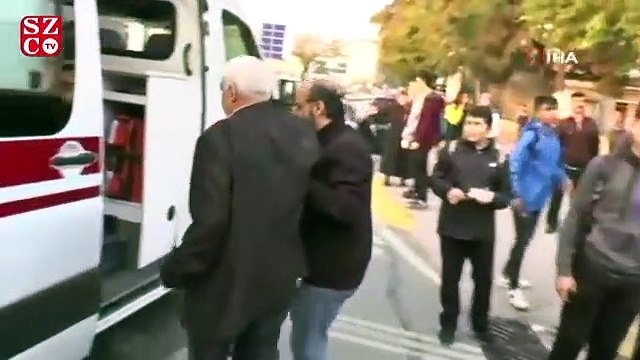 Kocaeli’de 1’i ağır 3 kişinin yaralandığı kaza saniye saniye kameralara yansıdı