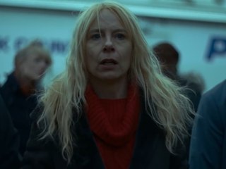 "Lost Girls" (OV): Bedrückender Trailer zum Netflix-Drama mit Amy Ryan