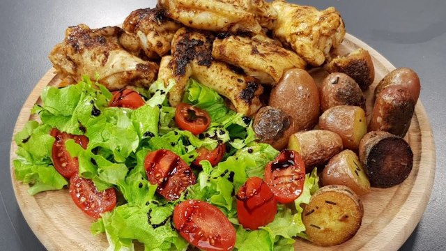 Rreze Dielli 17 Janar 2020 - Të Gatuajmë me Znj Vjollca P. 2 - Krahë pule pikante të pjekura