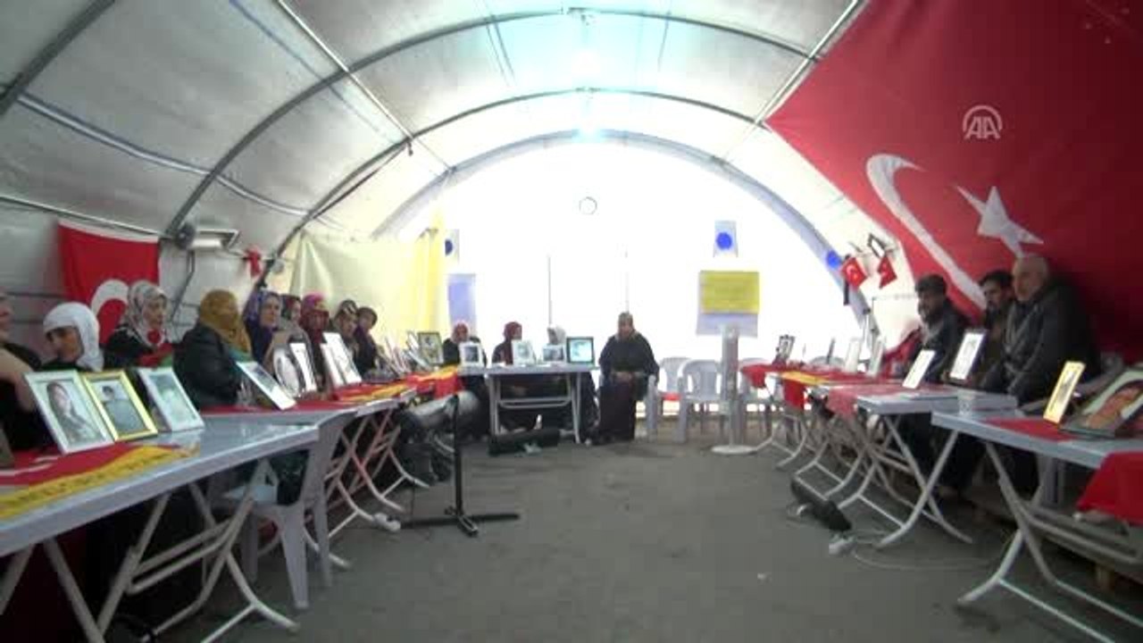 Diyarbakır annelerinin oturma eylemine katılım sürüyor