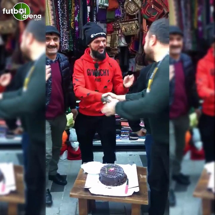 Mykolo Moroziuk'a  Rize esnafından doğum günü kutlaması