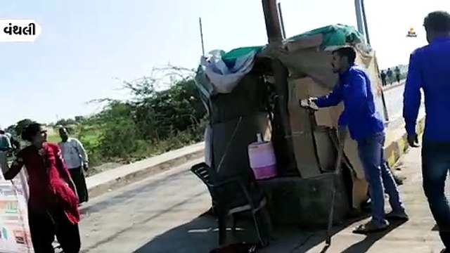 ગાંદોઈ ટોલનાકા પાસે ટોળ કર્મચીરીની દાદાગીરી, મહિલાને માર મારી કારમાં તોડફોડ કરી