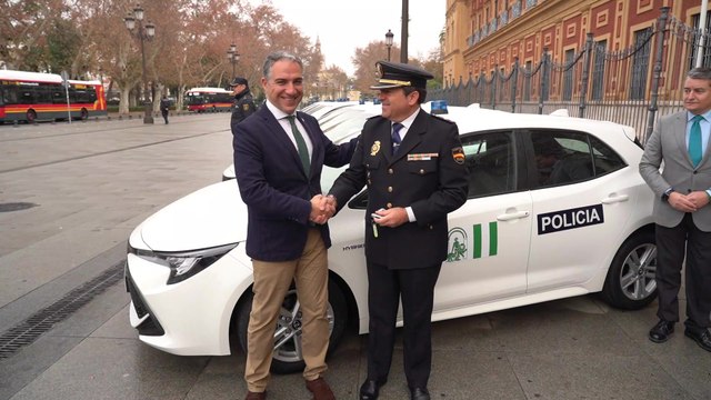 Bendodo entrega 22 vehículos camuflados a la Unidad de Policía