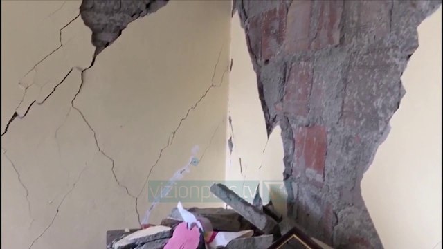 Hetime për pallatet në Lezhë, u bënë ndërhyrje në katet e para - News, Lajme - Vizion Plus