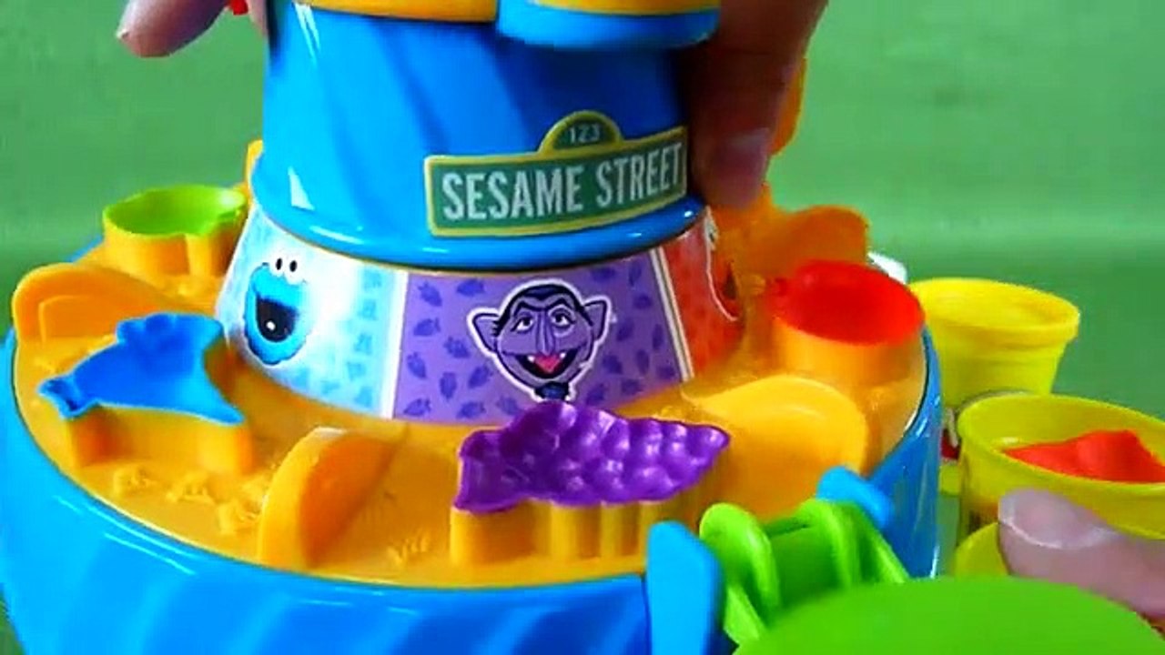 Play Doh Toy Videos- Sesame Street Elmo Color Mixer with Cookie Monster, Ernie, Big Bird and More-