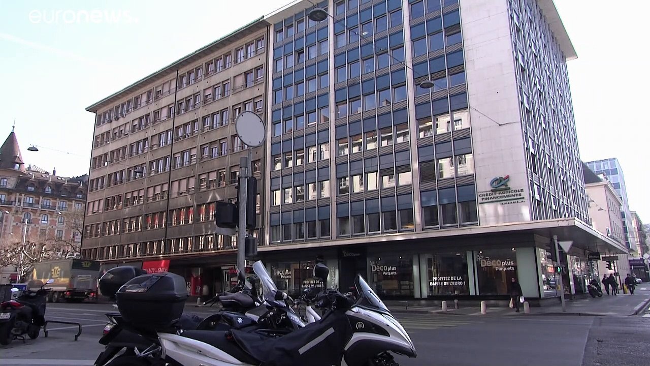 Bank als Tennisplatz: Klimaaktivisten setzen Credit Suisse unter Druck