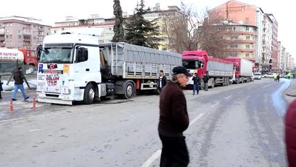Suriye'nin İdlib kentine 7 tır yardım malzemesi gönderildi