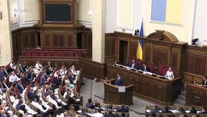 Primeiro-ministro ucraniano entrega pedido de demissão