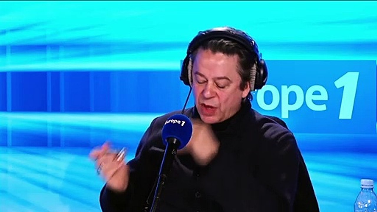 VIDÉO - Thibault de Montalembert joue de l'harmonica sur Europe 1