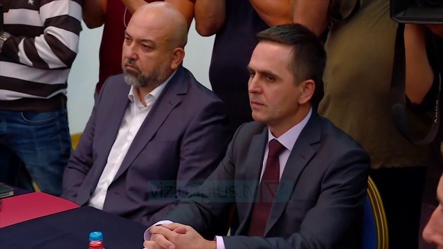 Shqiptarët në Maqedoninë e Veriut ende pa koalicion - News, Lajme - Vizion Plus