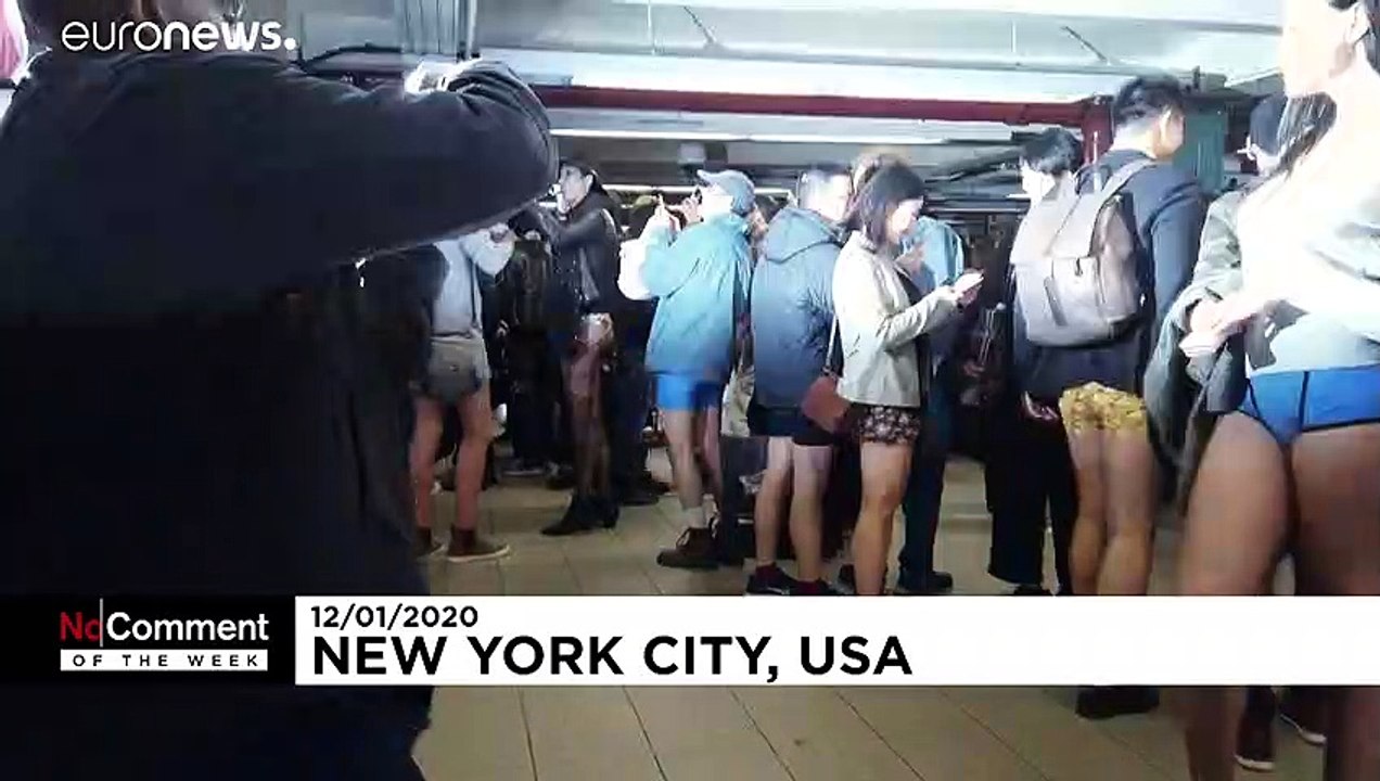 NoComment der Woche: Ohne Hose, Kinderpanzer und grausame Taufe