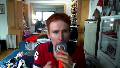 Wiwi égratigne "loose wrists" de Cazwell