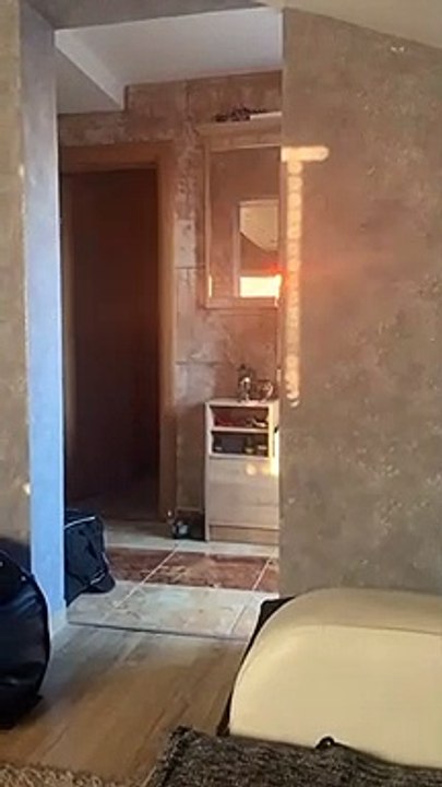 Reflets des couleurs d'un arc en ciel dans le miroir !