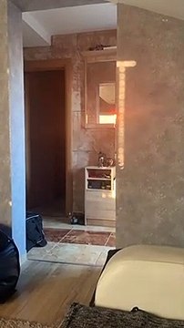 Reflets des couleurs d'un arc en ciel dans le miroir !