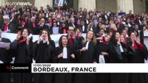 شاهد: محامون فرنسيون يحتجون ضد اصلاح نظام التقاعد