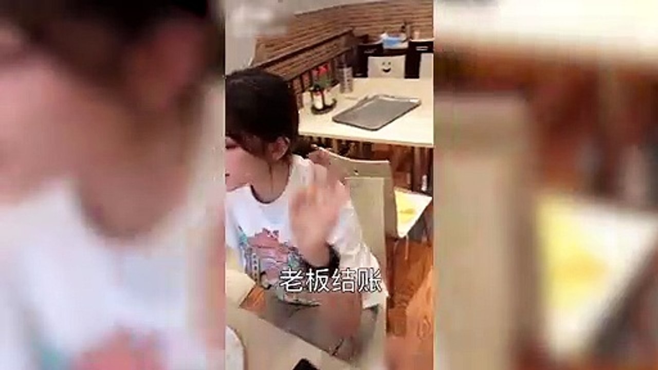 这个吃货，三个菜吃的mbx盘子和舔过的一样
