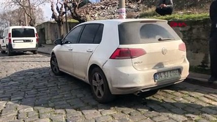 Namaz için durmuştu... Otomobilinden telefon ve tabletini çaldılar