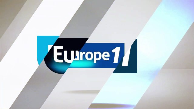 Macron pris pour cible par des manifestants à la sortie des Bouffes du Nord