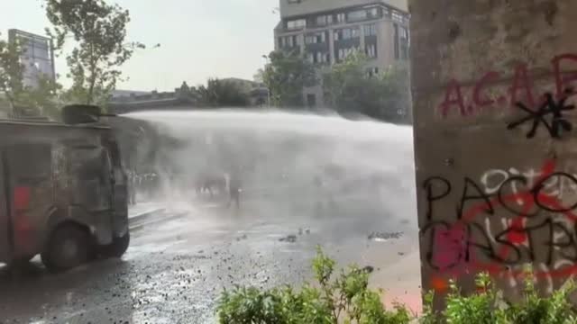 Miles de chilenos vuelven a las calles en una gran manifestación en Santiago