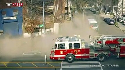 Binanın altında kalmaktan saniyelerle kurtuldular