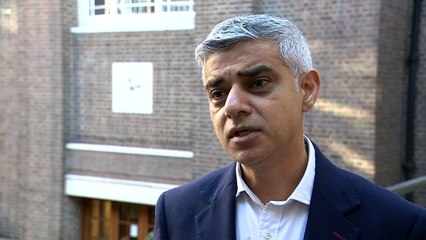 Khan: Government needs to wake up to climate change