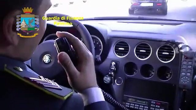 Palermo - Sigarette nascoste nel telaio dell'auto, denunciato tunisino (17.01.20)