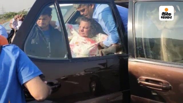 मुंबई-पुणे एक्सप्रेसवे पर हादसे में शबाना आजमी गंभीर रूप से जख्मी, जावेद अख्तर भी उनके साथ कार में मौजूद थे