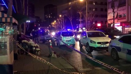 Kadıköy'de bir kişi annesi ve eşini silahla öldürdü