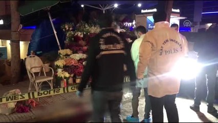 Kadıköy'de bir kişi annesi ve eşini silahla öldürdü (2)