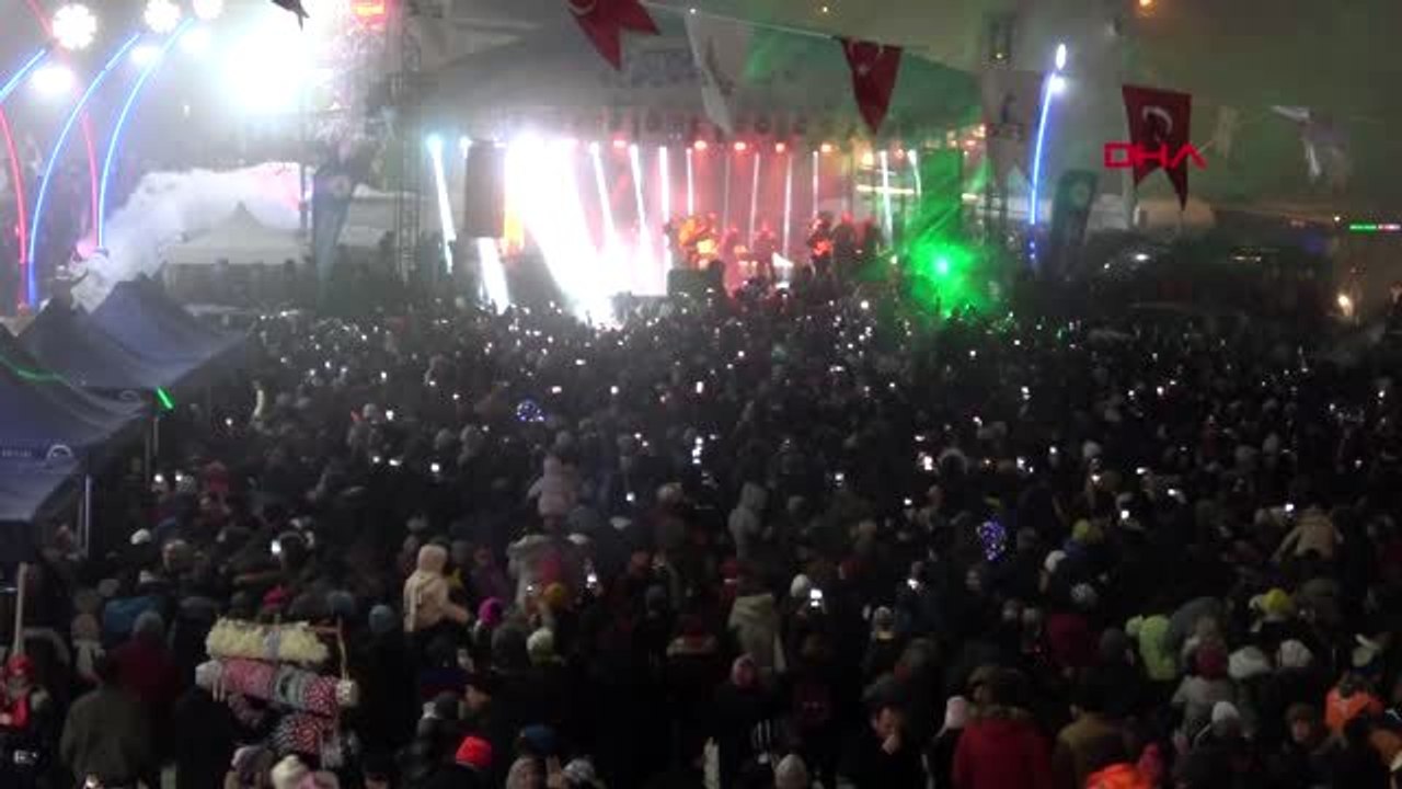 Kocaeli irem derici, eksi 4 derecede binlerce hayranını coşturdu